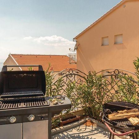 Awesome Apartment In Krvavica With Kitchen מראה חיצוני תמונה