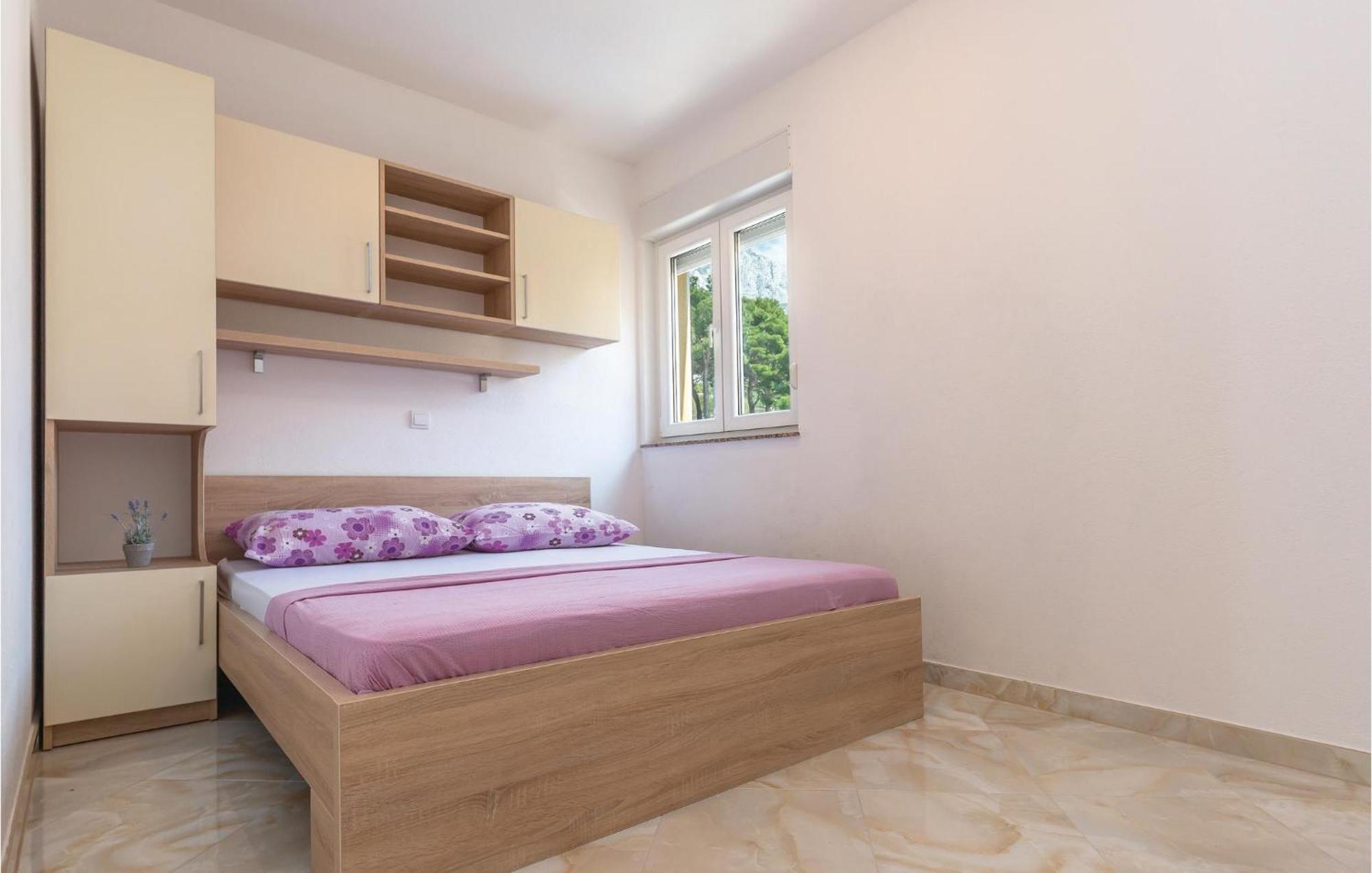 Awesome Apartment In Krvavica With Kitchen מראה חיצוני תמונה